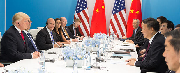 White House photo - US delegation led by Donald Trump meets PRC delegation led by Xi Jinping.